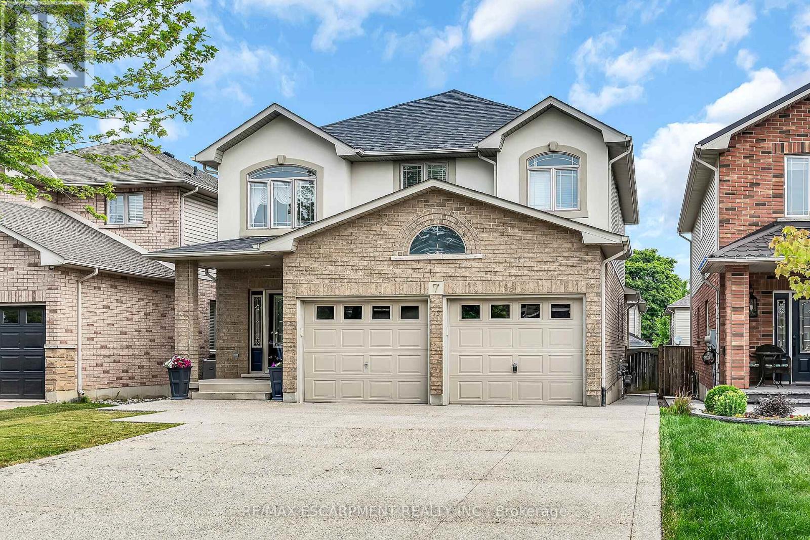 7 Kathleen Ct, Hamilton, ON L8T 5B1