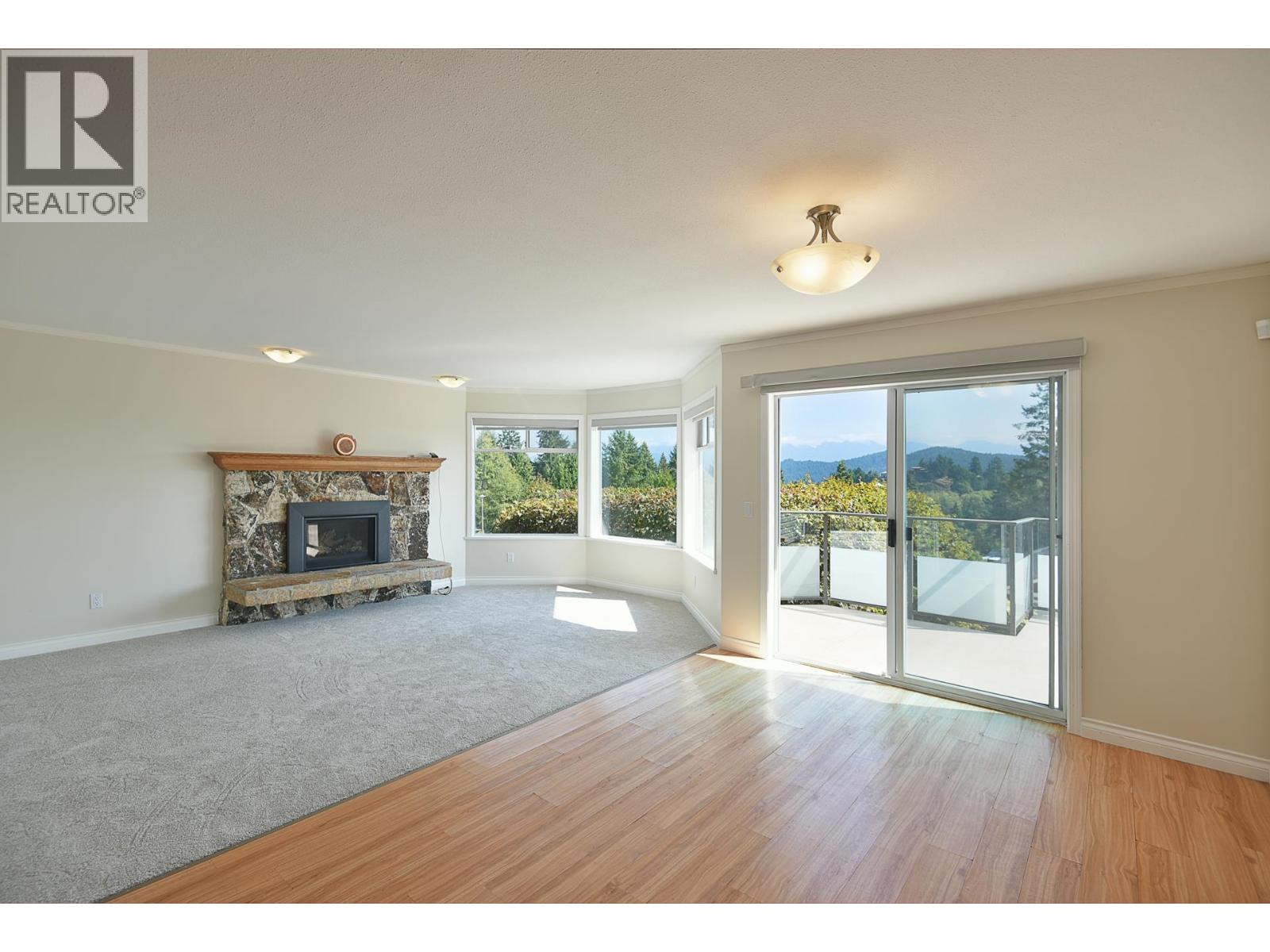 808 Bayview Heights Rd, Gibsons, BC V0N 1V8