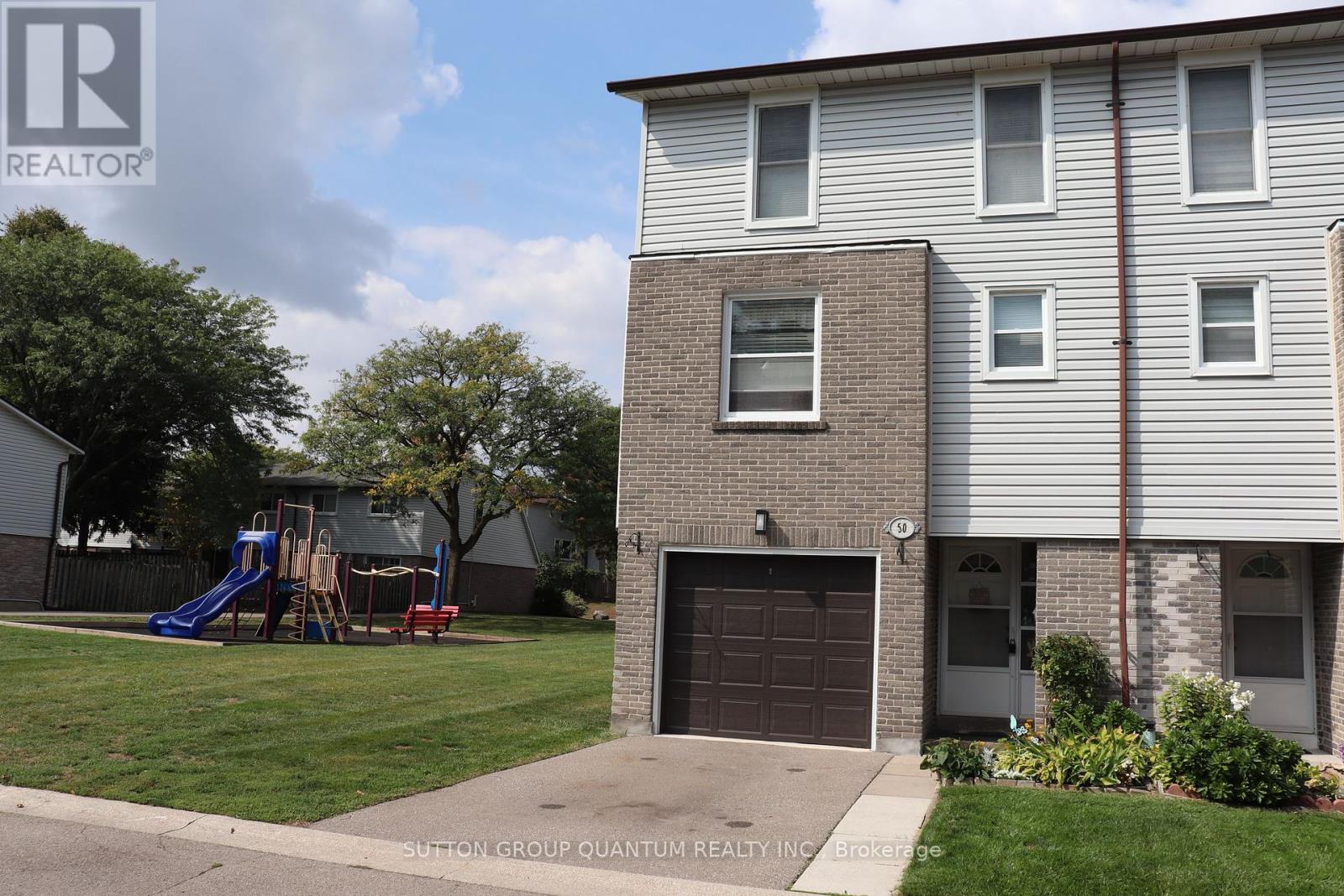 50 2440 Bromsgrove Rd, Mississauga, ON L5J 4J7