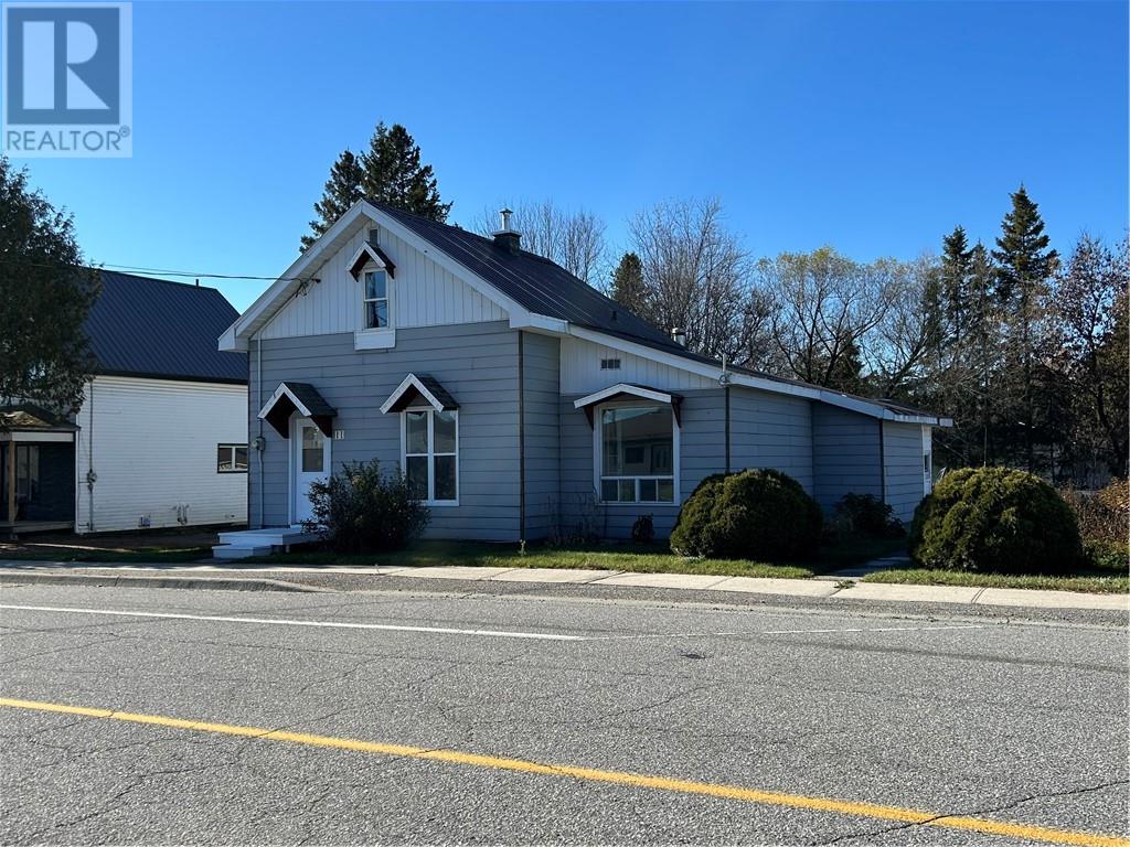 11 Dyke St, Warren, ON