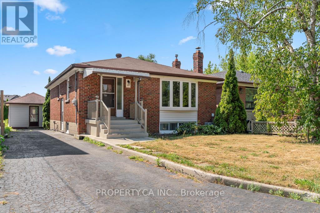 35 Farrell Ave, Toronto, ON M2R 1C7