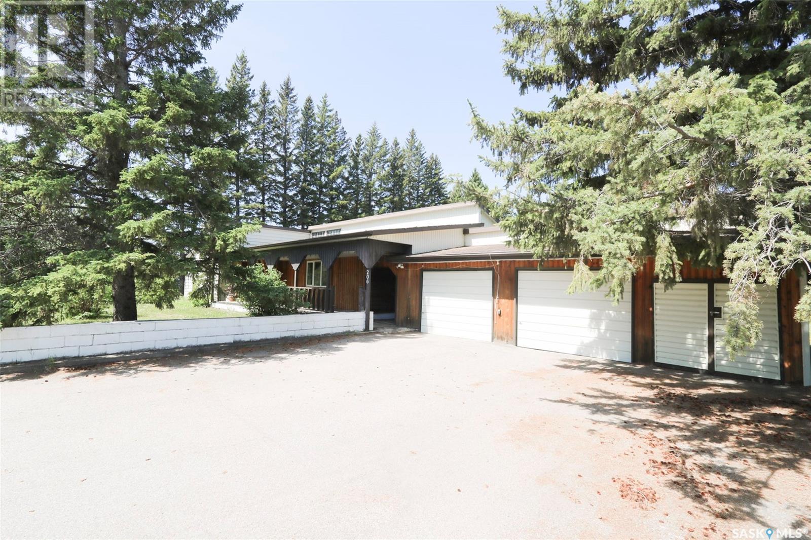 206 Cumming St, Springside, SK S0A 3V0
