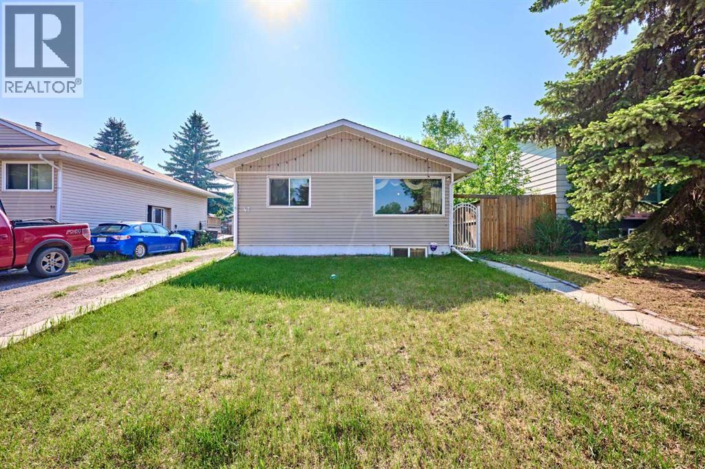 47 Doverglen Cres SE, Calgary, AB T2B 2S2