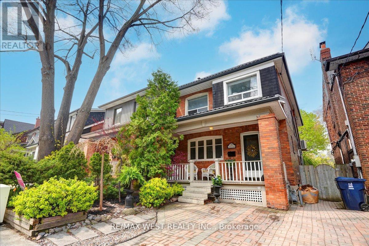 30 Glendale Ave, Toronto, ON M6R 2S7