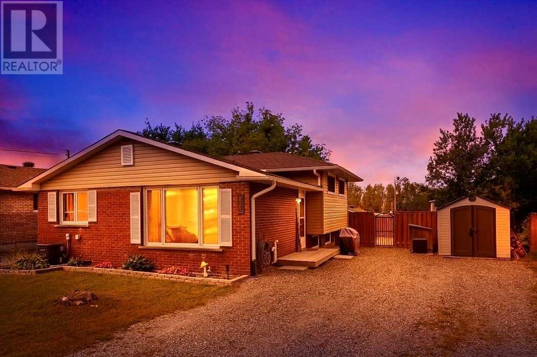 236 Catherine Dr, Garson, ON P3L 1H1