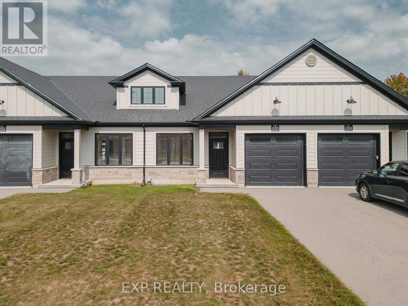 203 12 Washington St, Norwich, ON N0J 1P0