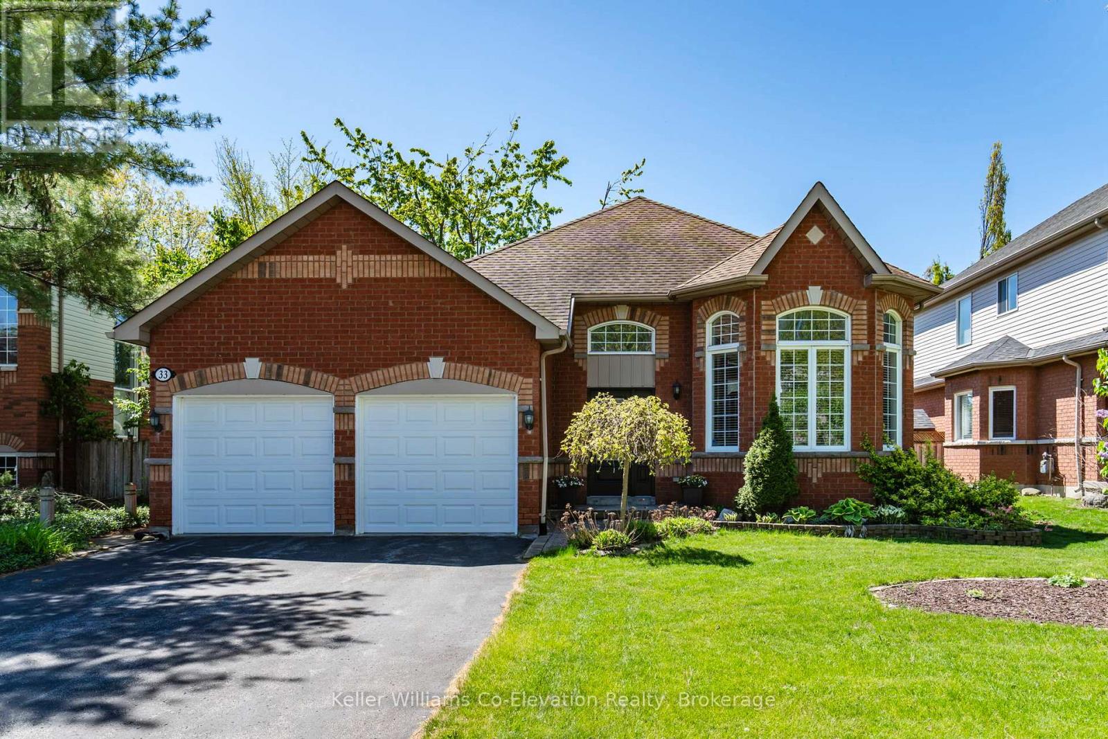 33 Allsop Cres, Barrie, ON L4N 8T7