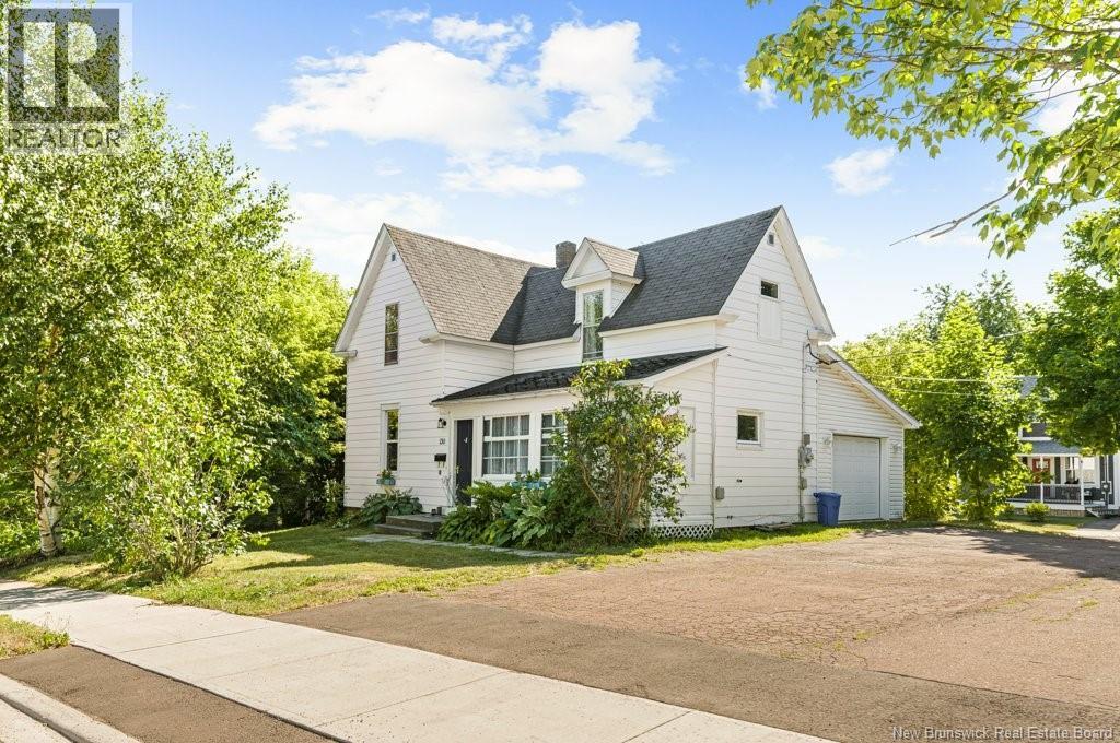 130 Somerset Dr, Moncton, NB E1A 3V1