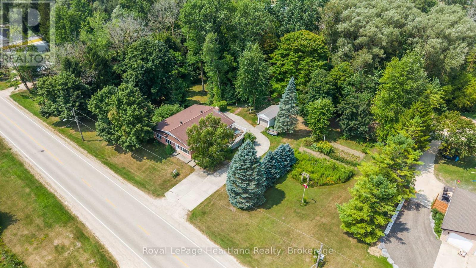 23 Mill St E, Minto, ON N0G 1M0