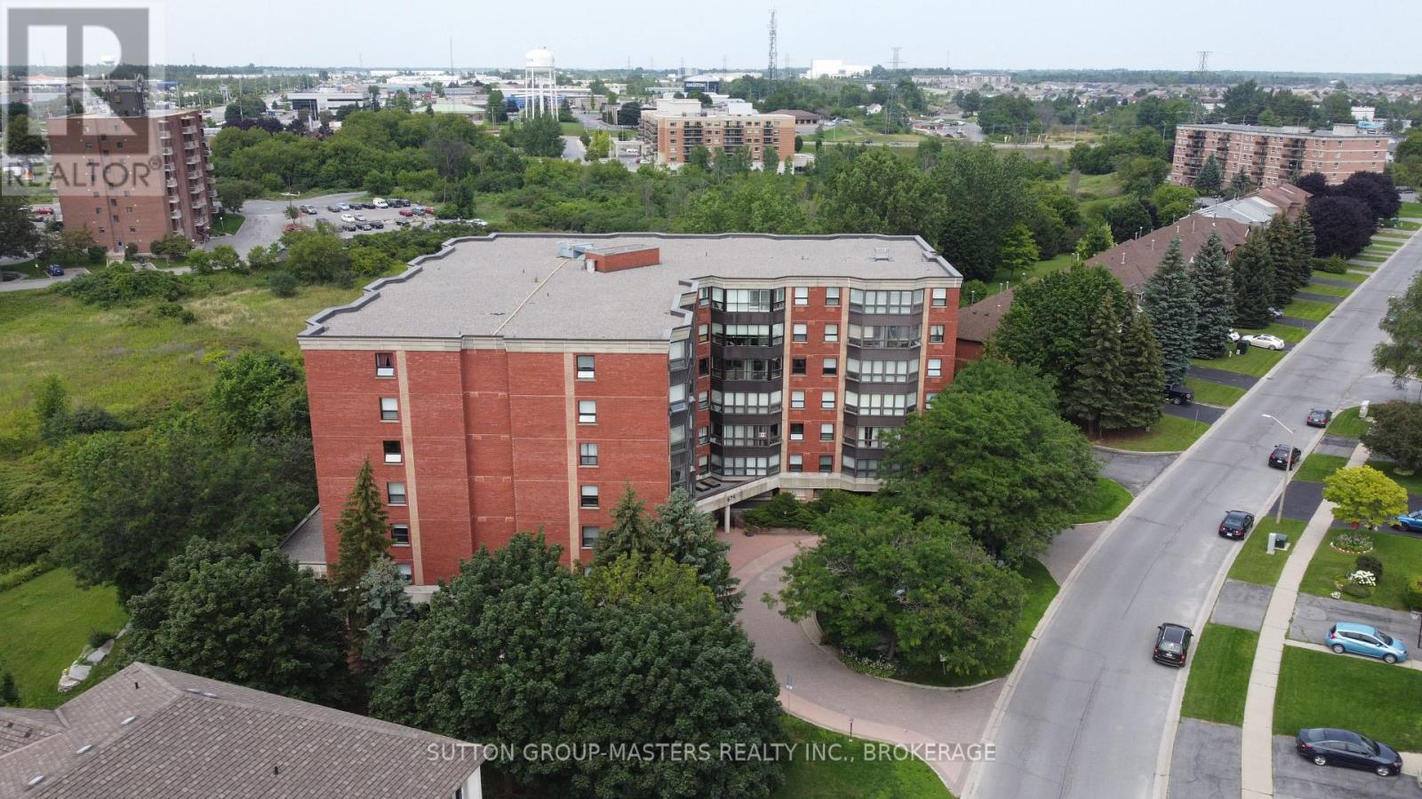 607 675 Davis Dr, Kingston, ON K7M 8L5