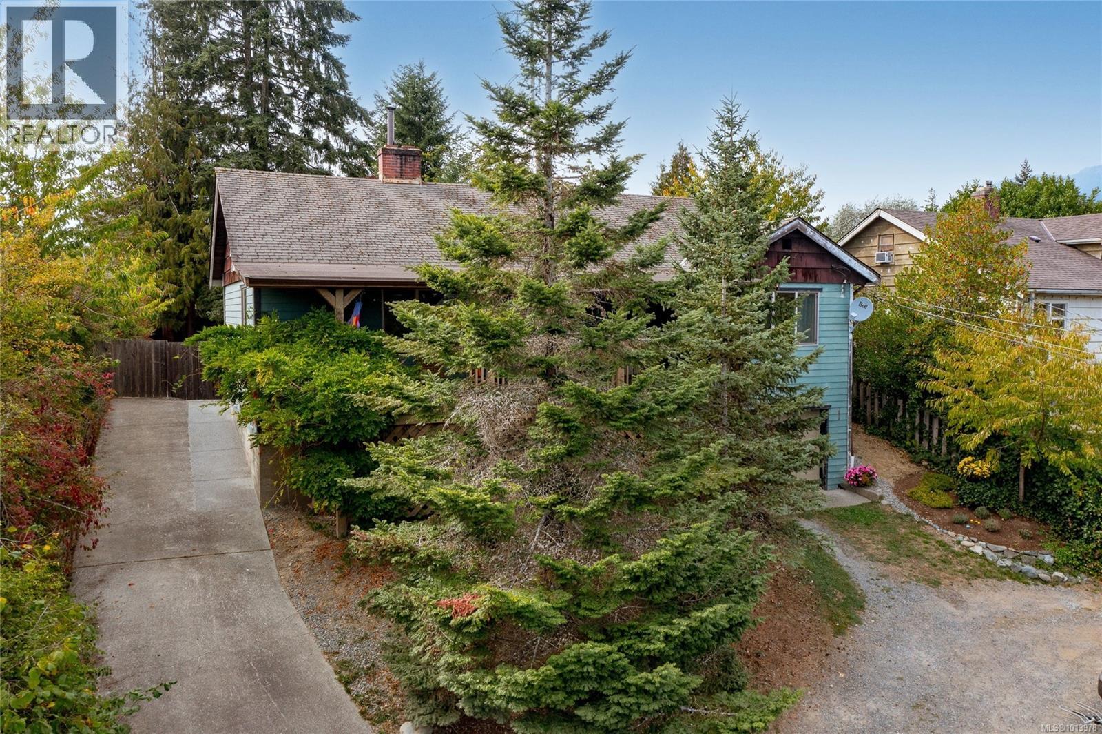 6142 Lakeview Dr, Duncan, BC V9L 2G4