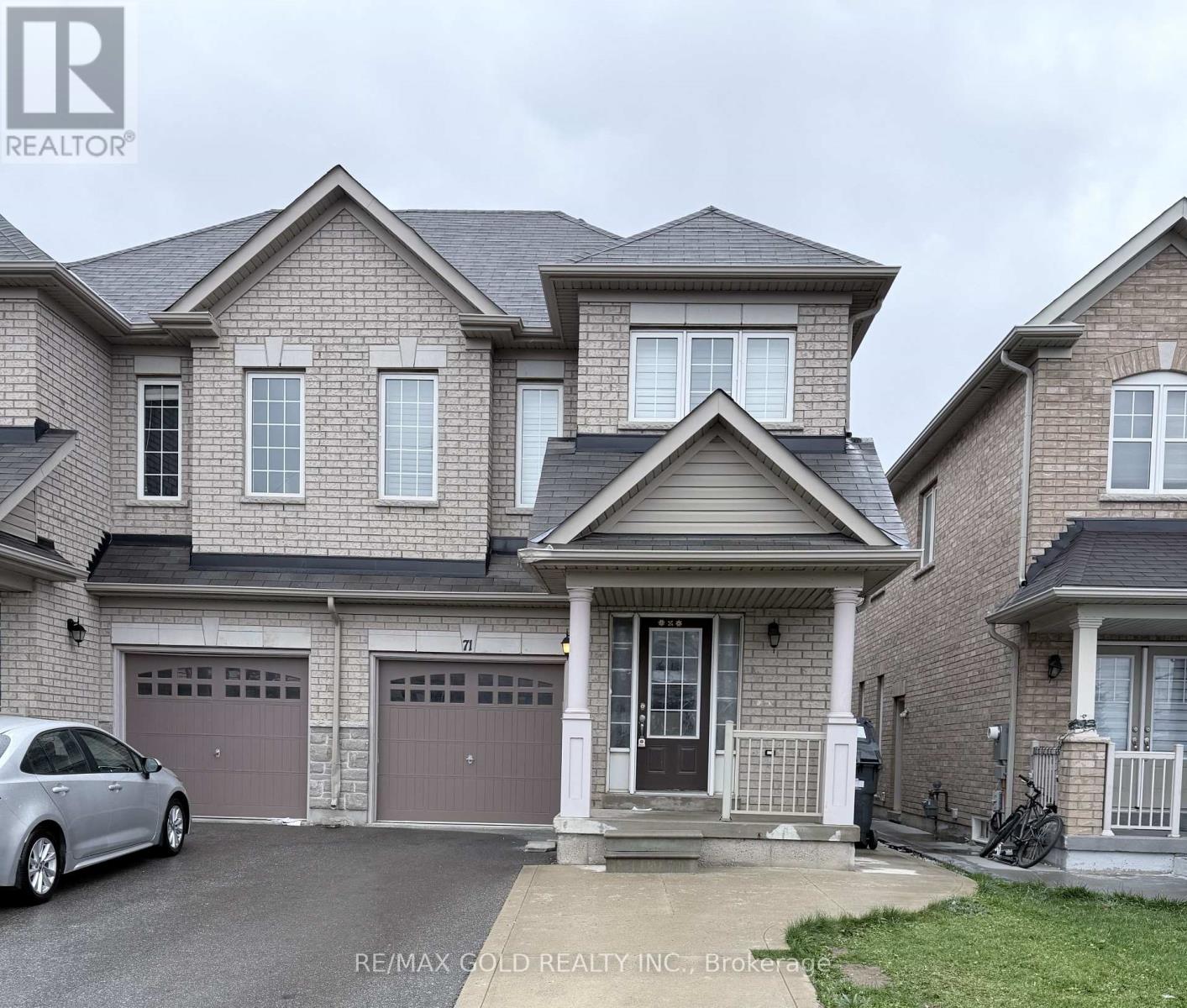 71 Lanark Cir, Brampton Credit Valley, ON L6X 5L3