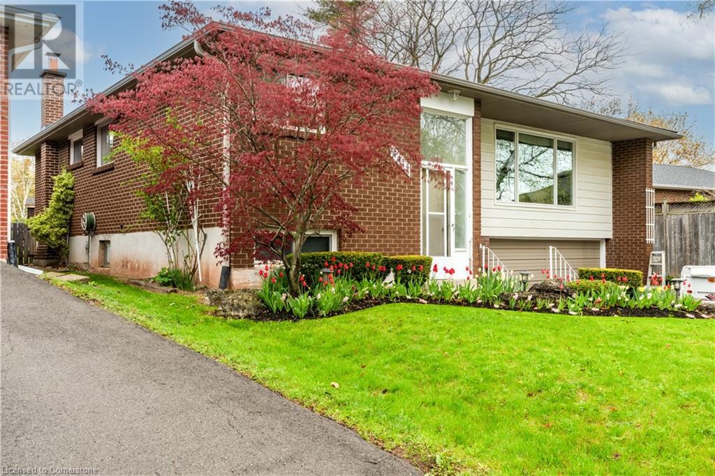 4411 Longmoor Dr, Burlington, ON L7L 1X8