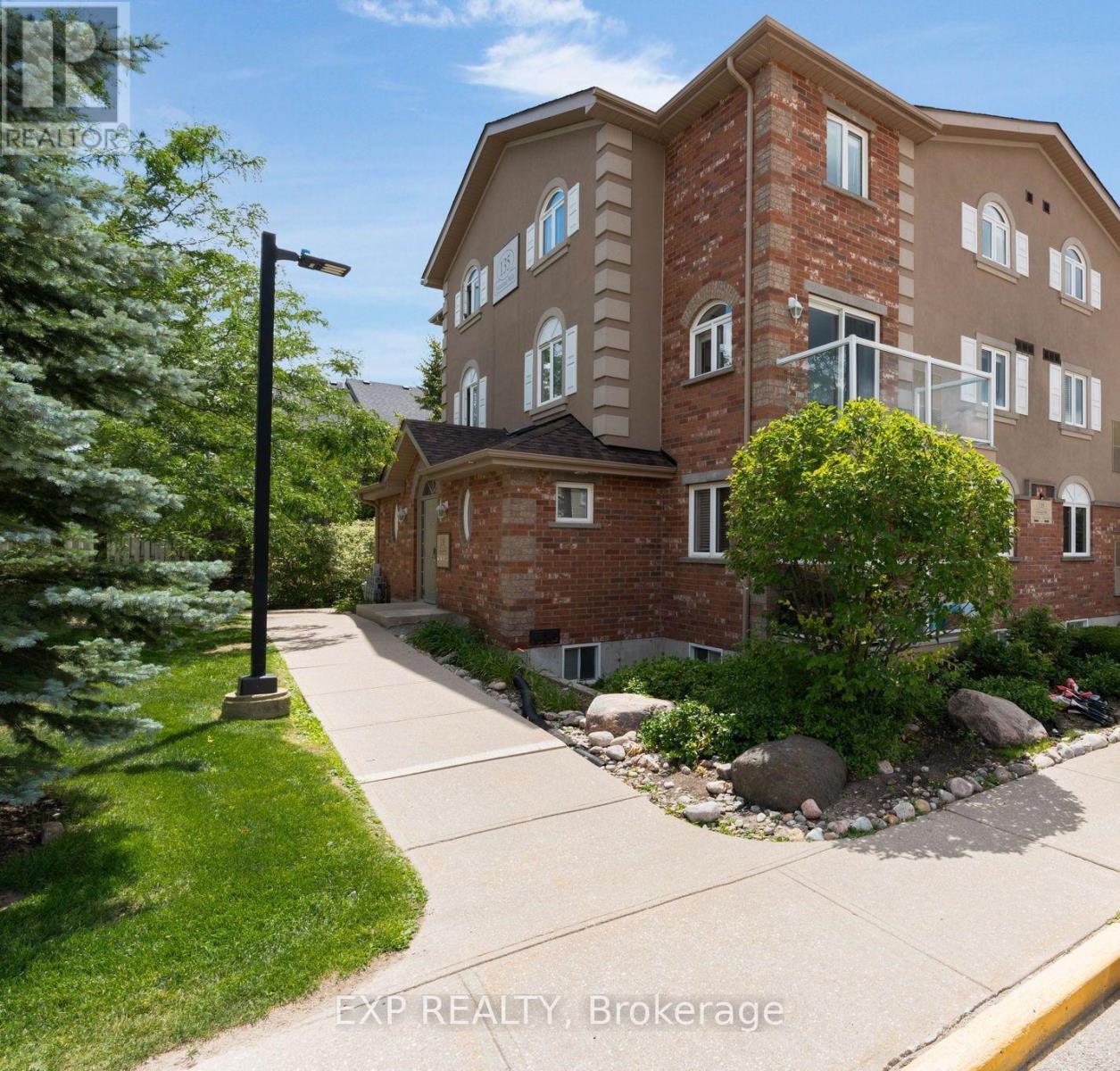3 135 Sydenham Wls, Barrie, ON L4M 0H3