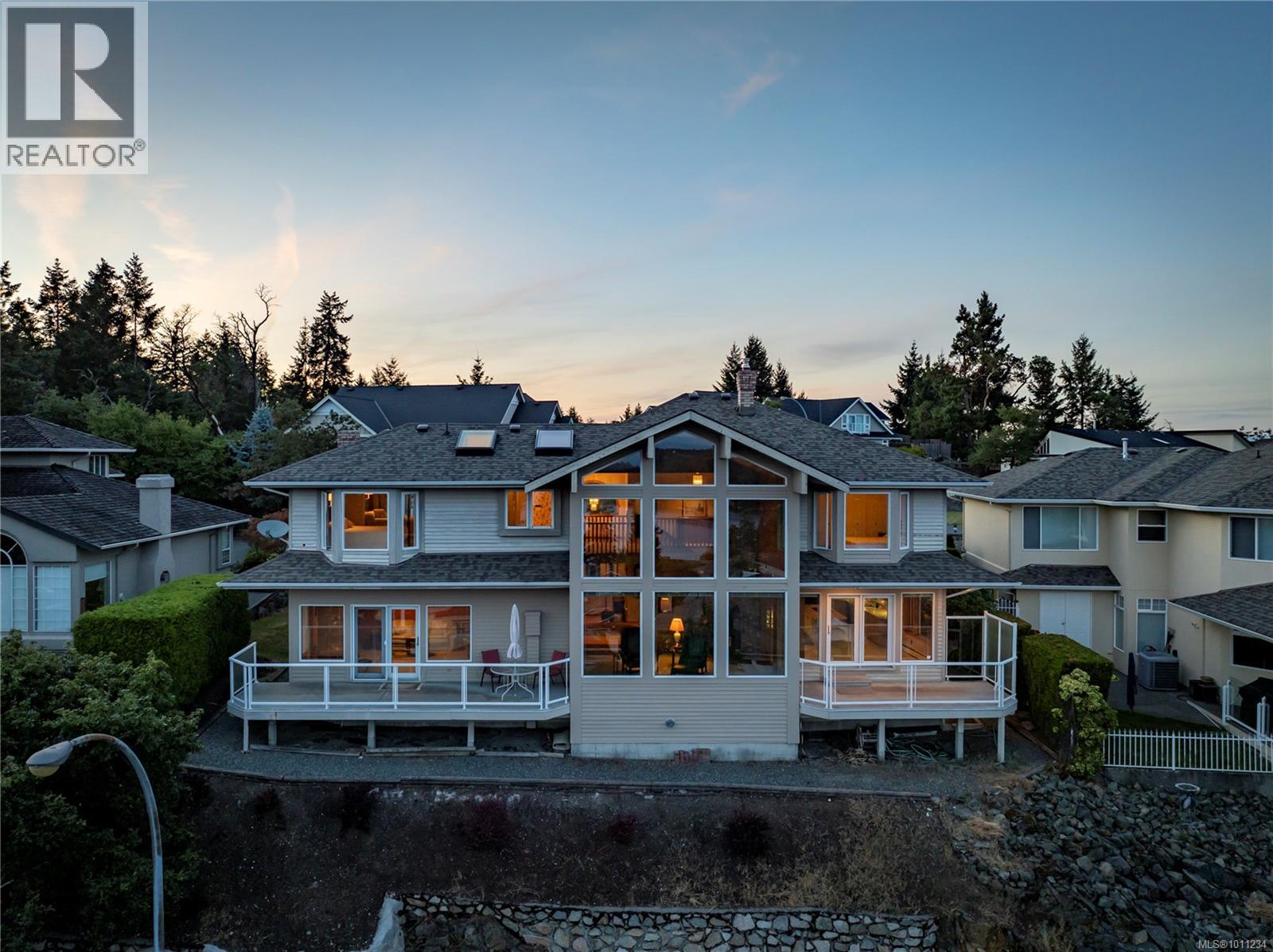 3303 Wavecrest Dr, Nanaimo, BC V9T 5X1