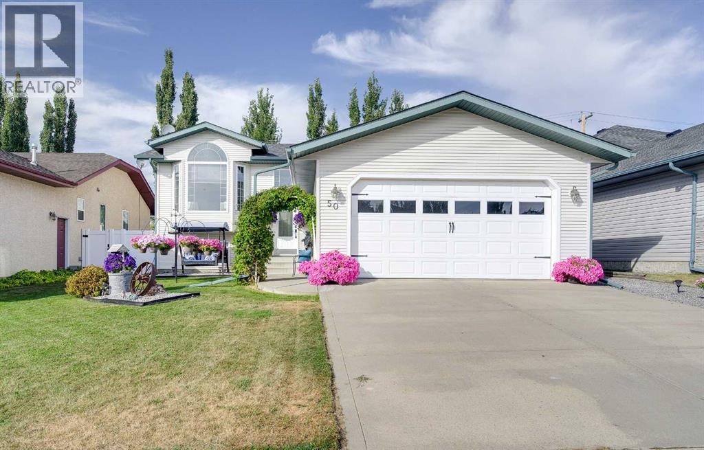 50 Livingston Close, Lacombe, AB T4L 2J3