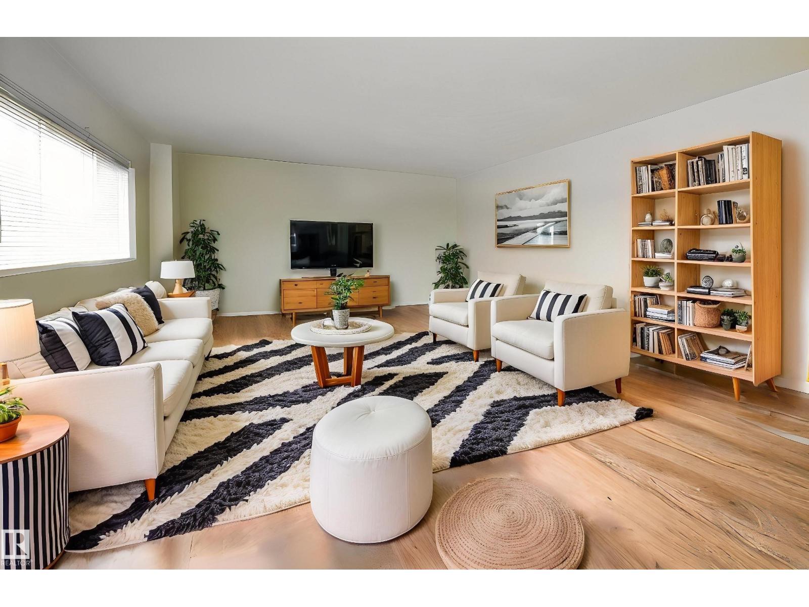 10021 116 Street Northwest #608, Edmonton, AB T5K 1V5