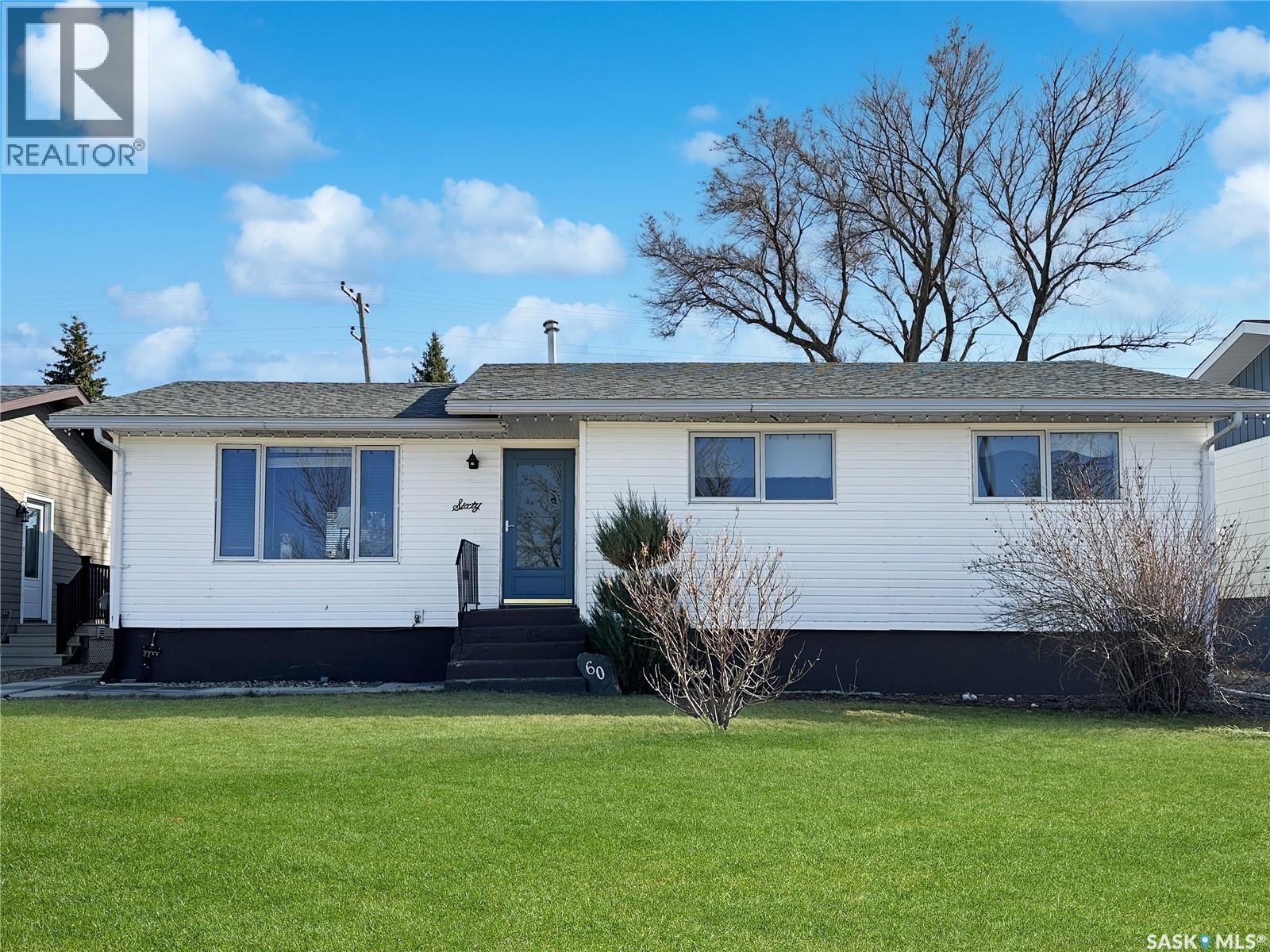 60 Aitken Pl, Swift Current, SK S9H 4H4