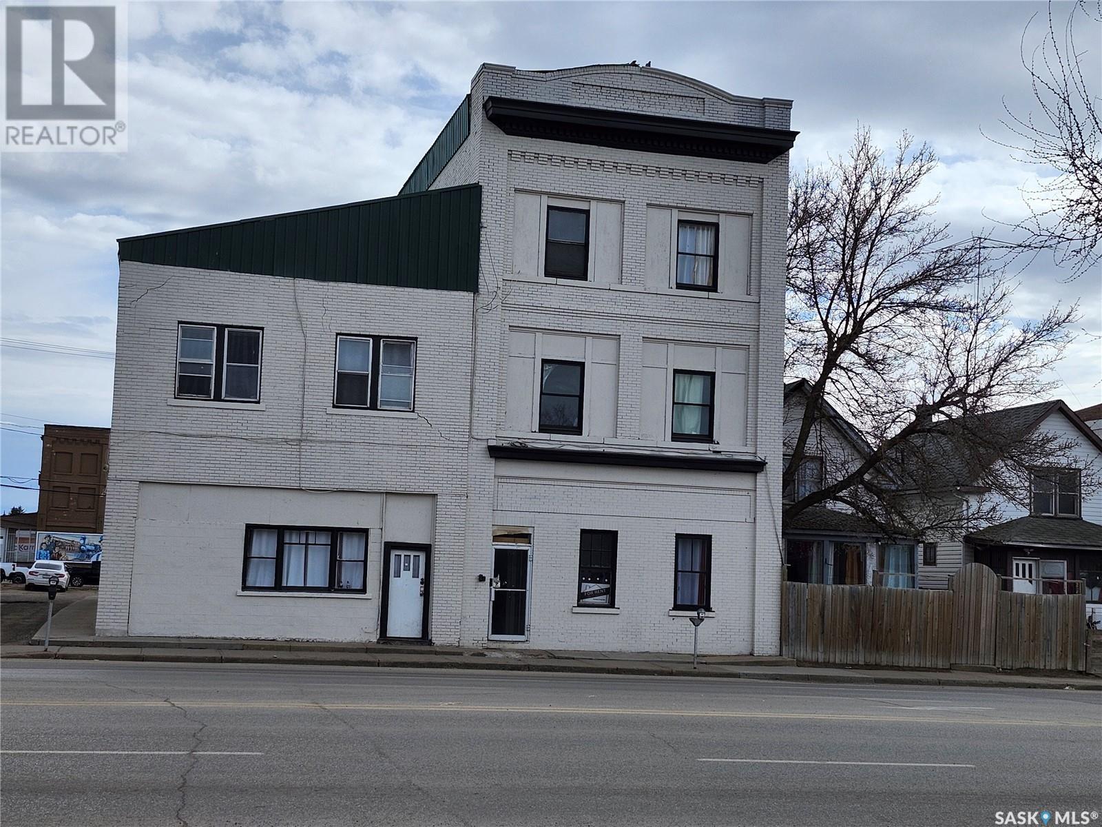 217-223 High St, Moose Jaw, SK S6H 0W1