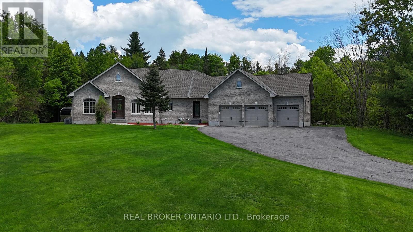 3464 Greenland Rd, Ottawa, ON K0A 1T0
