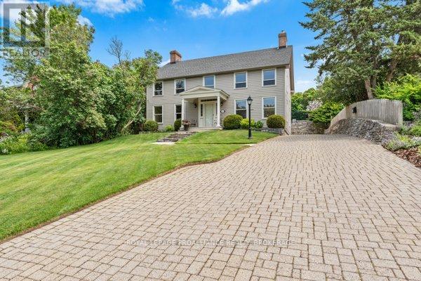 254 Main St, Kingston, ON K7K 6W4