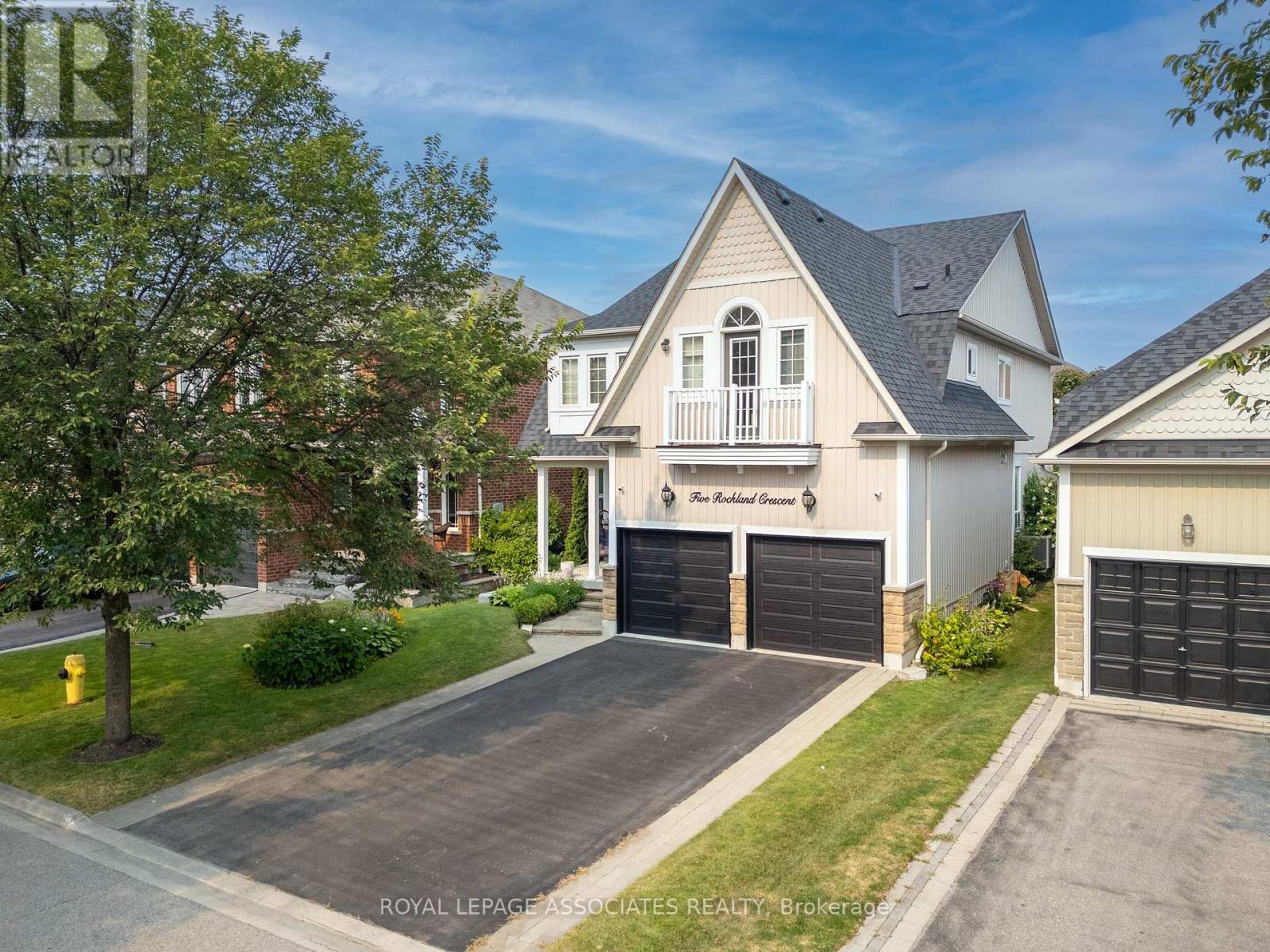 5 Rockland Cres, Whitby, ON L1M 0A8