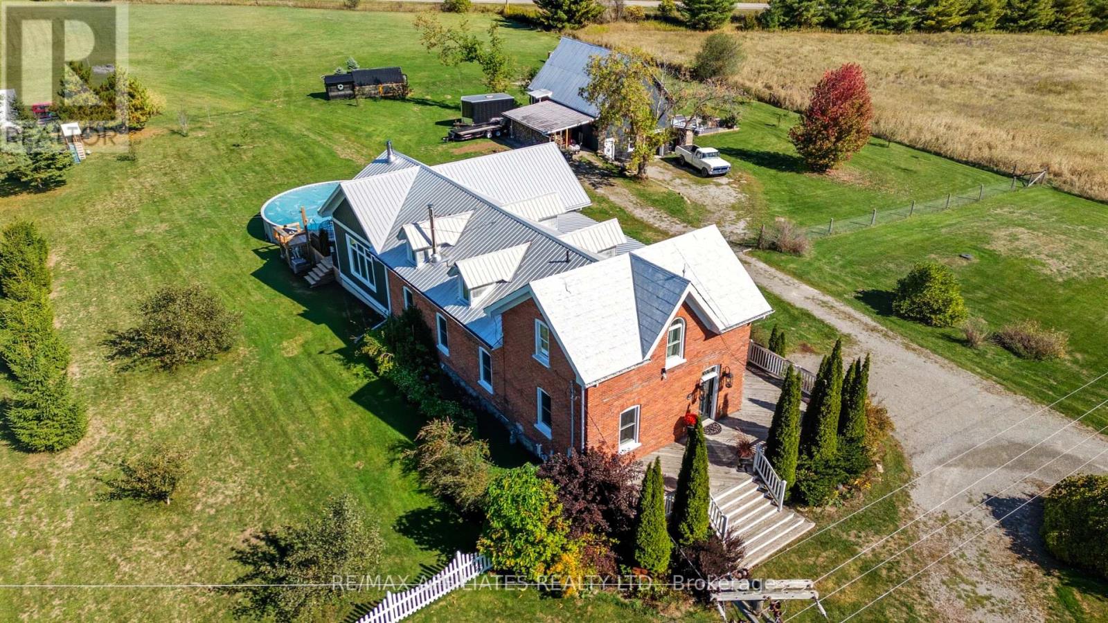 35 County Road Apt 1 Rd, Elizabethtown-kitley, ON K0E 1Y0