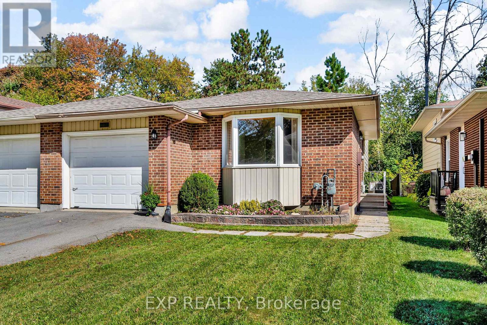 660 Champlain Dr, Cornwall, ON K6H 6G6