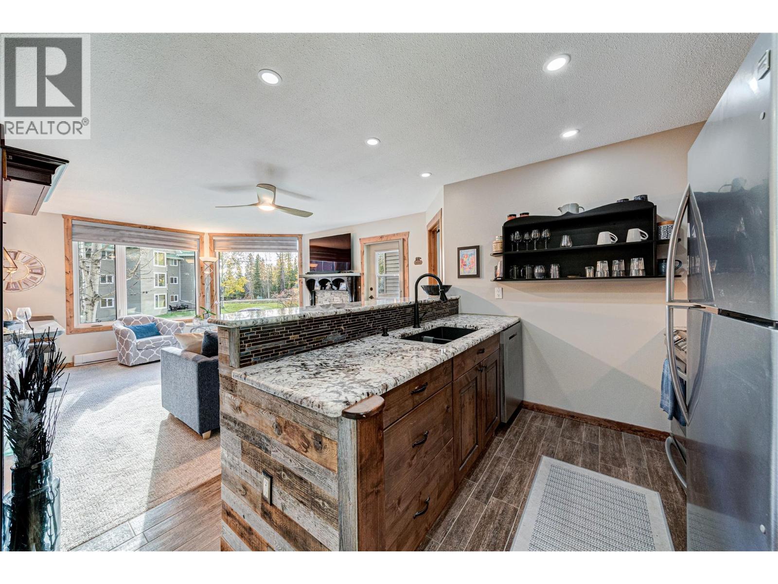 221-4559 Timberline Cres, Fernie, BC V0B 1M6