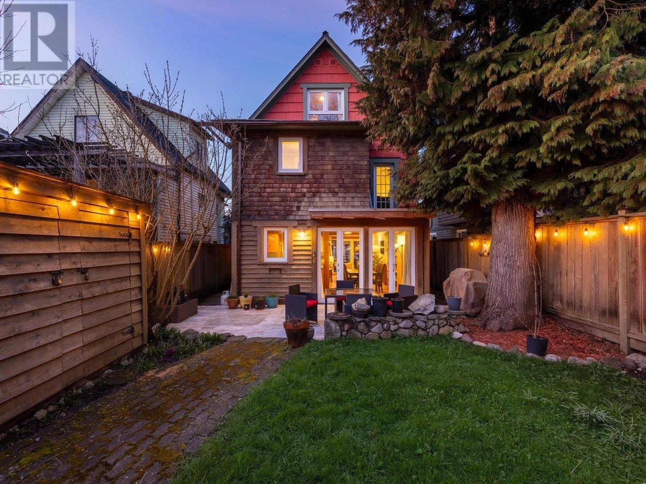 950 Ringwood Ave, Vancouver, BC V5V 2T8