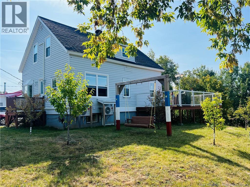 80 Young, Bathurst, NB E2A 1K8