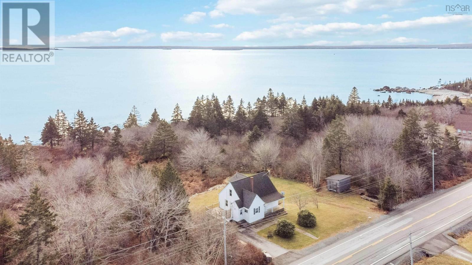 6921 Highway 3, Hunts Point, NS B0T 1G0