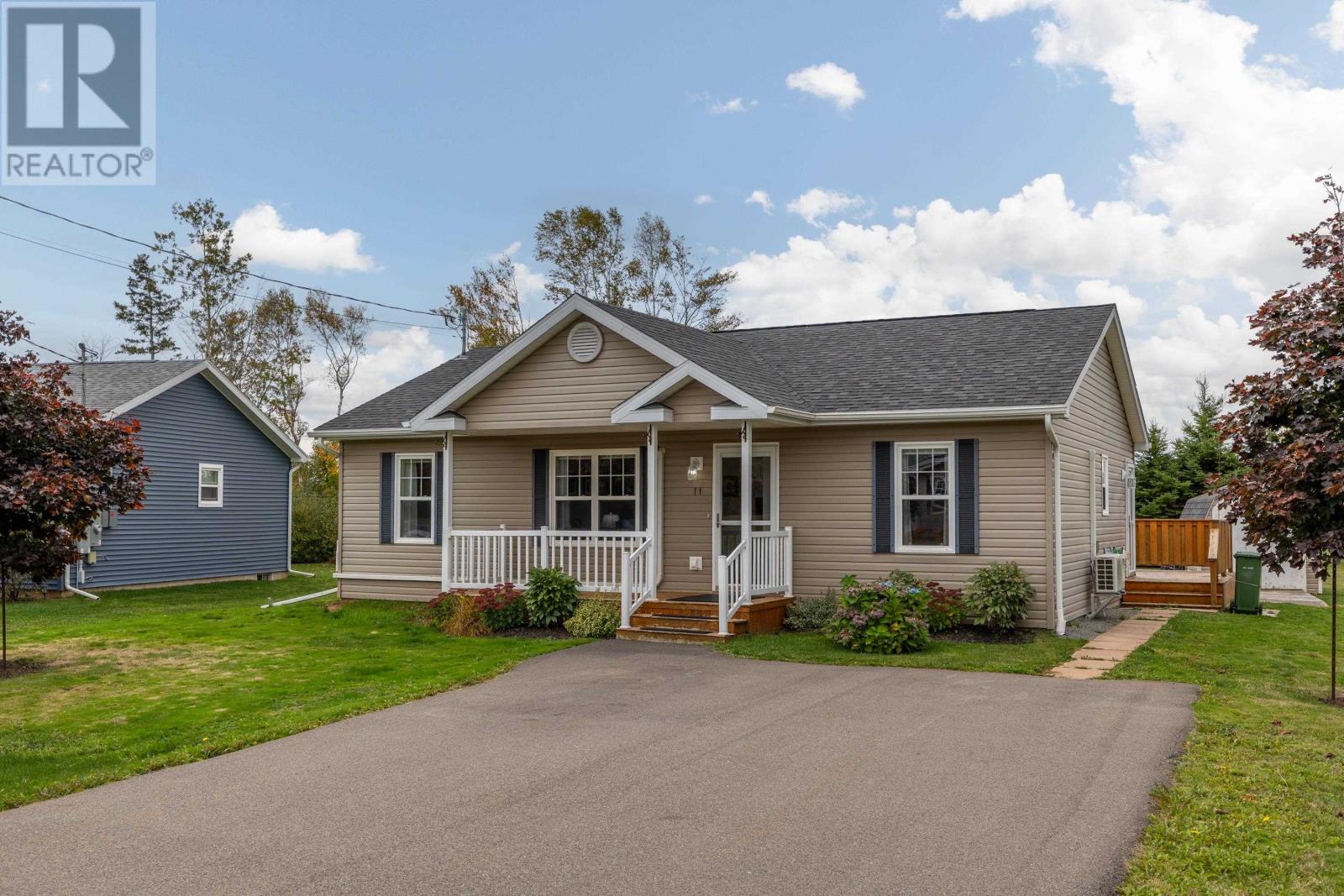 11 Tide View Ct, Charlottetown, PE C1C 0B9