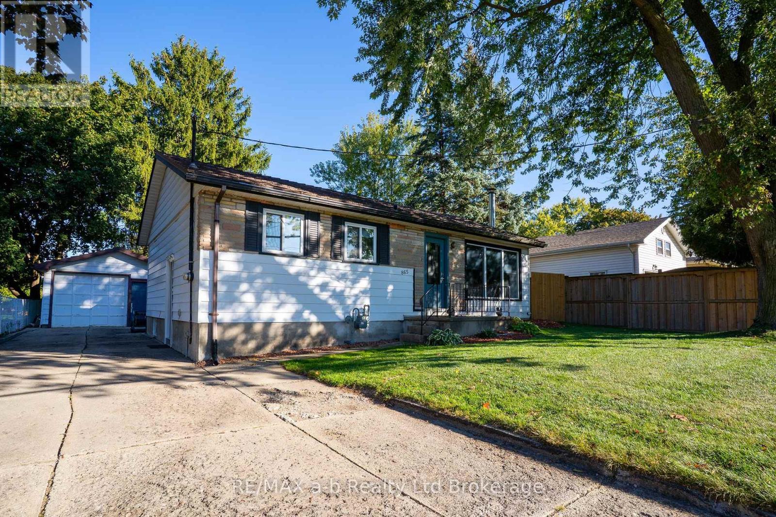 865 Alice St, Woodstock, ON N4S 2J5