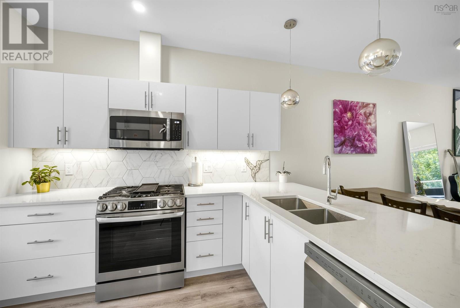 46 Nadia Dr, Dartmouth, NS B3A 0A6