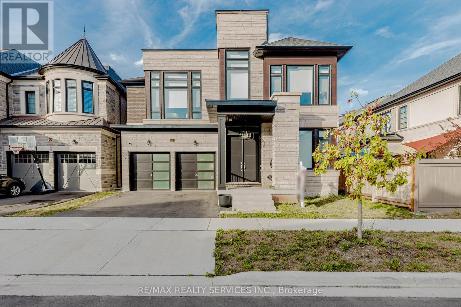 1217 Ironbridge Rd, Oakville, ON L6M 5M5