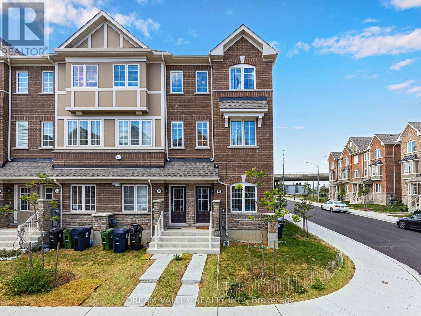 88 Jolly Way, Toronto, ON M1P 0E2