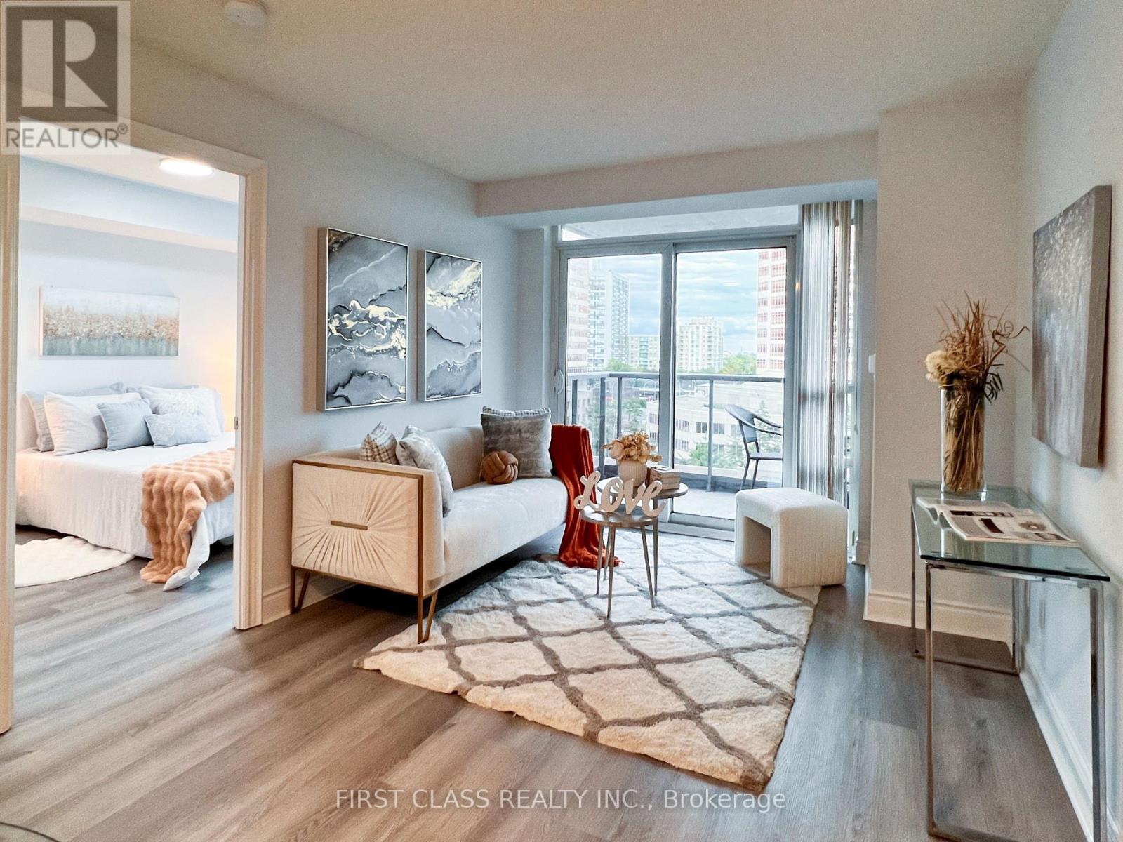 814 15 Greenview Ave, Toronto, ON M2M 4M7