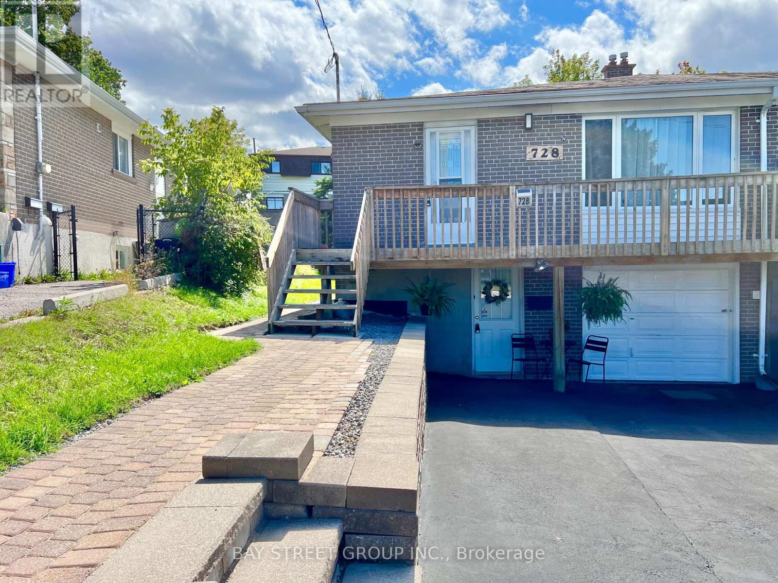 728 Sunnypoint Dr, Newmarket Huron Heights-leslie Valley, ON L3Y 2Z8