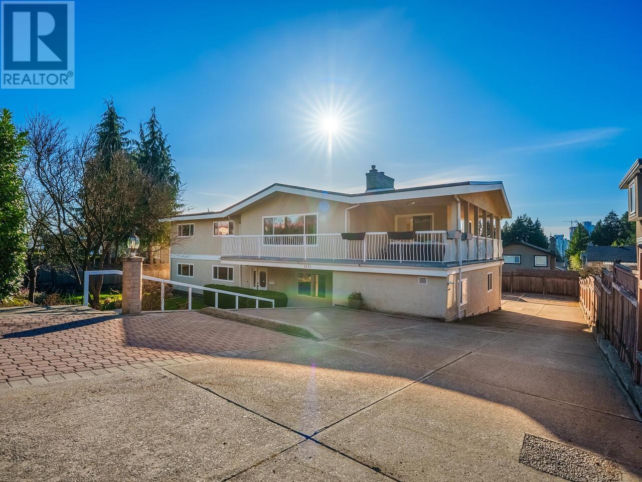 2171 Sperling Ave, Burnaby, BC V5B 4K6