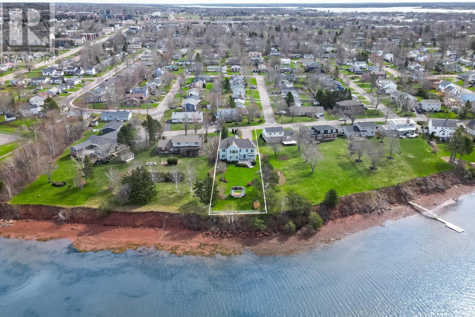 48 Maplewood Cres, Charlottetown, PE C1A 2X5
