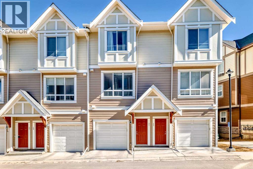 31 Sherwood Ln NW, Calgary, AB T3R 0V3
