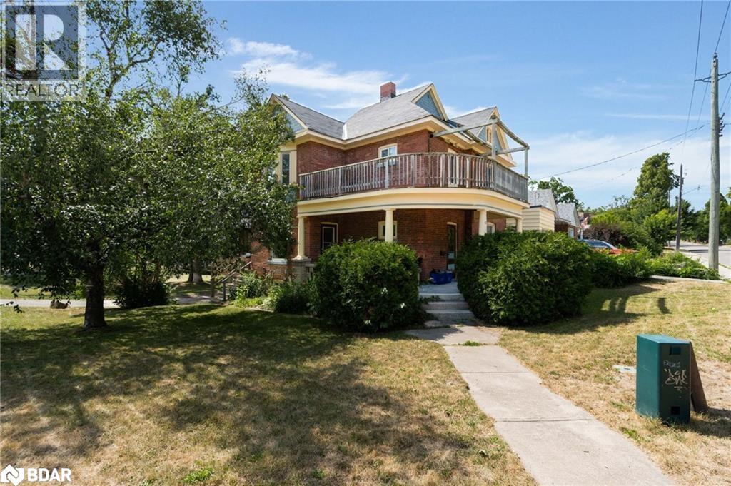 134 Owen St, Barrie, ON L4M 3H9