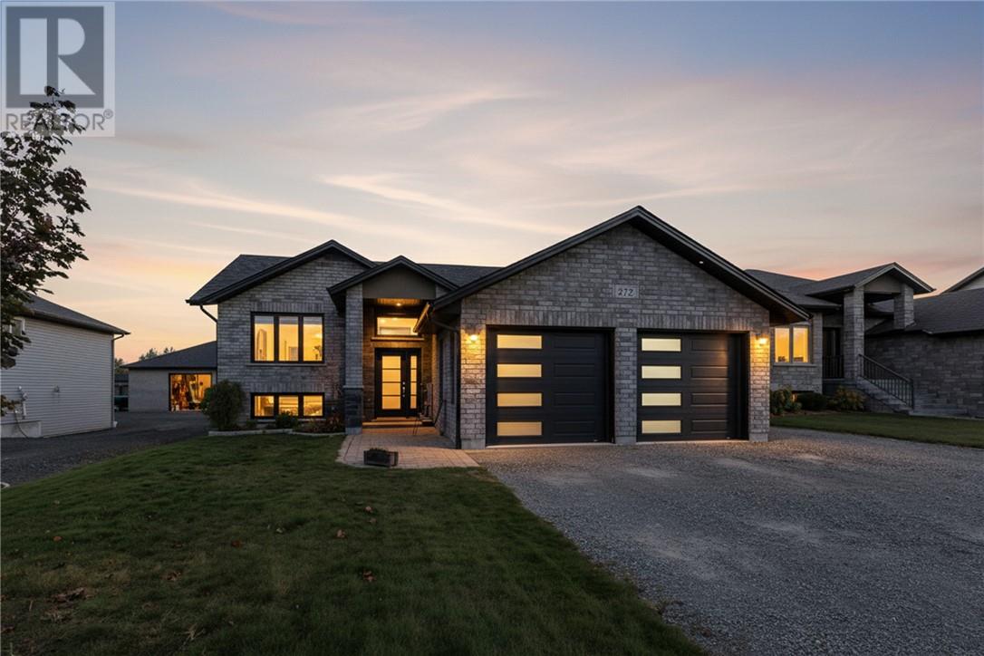 272 Timberglade Ct, Hanmer, ON P3P 0C4