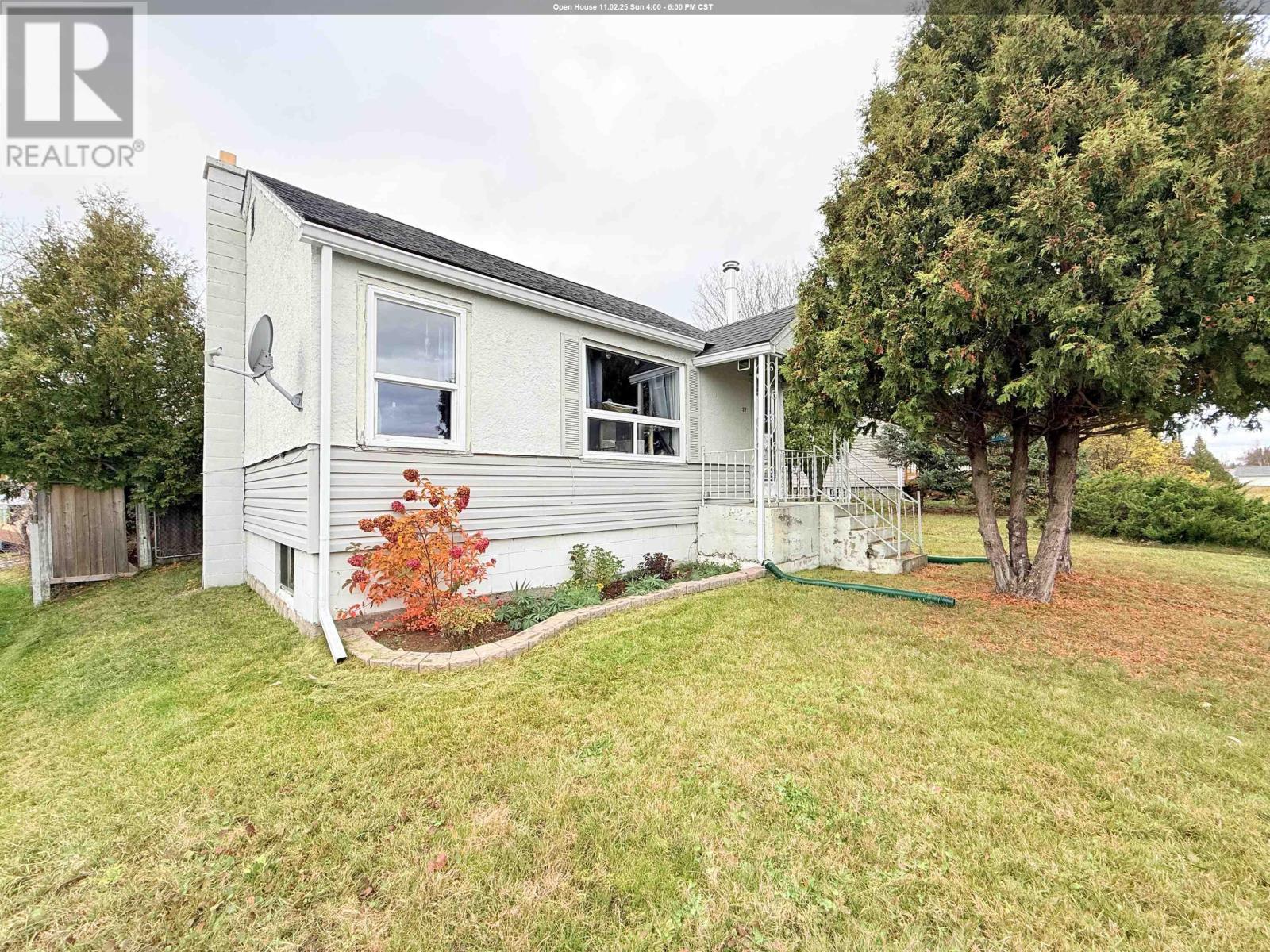 37 Second Ave N, Sioux Lookout, ON P8T 1H2