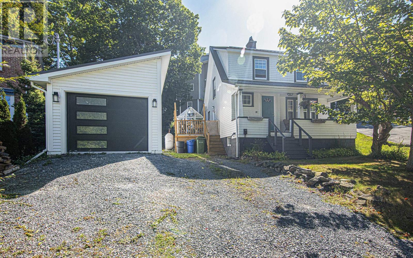 30 Woodbury Dr, Halifax, NS B3M 1Z5