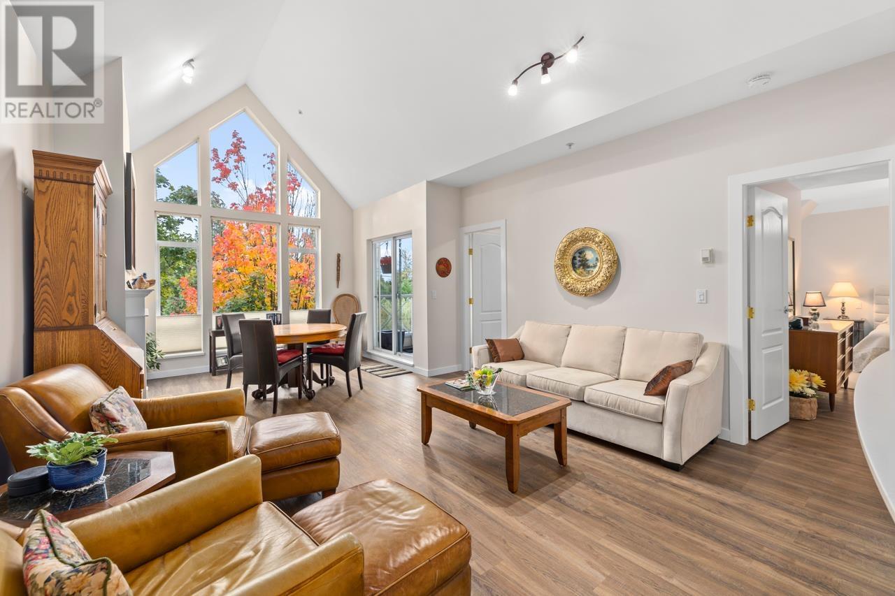 678 W Queens Road Unit 403 Rd, North Vancouver, BC V7N 2L3