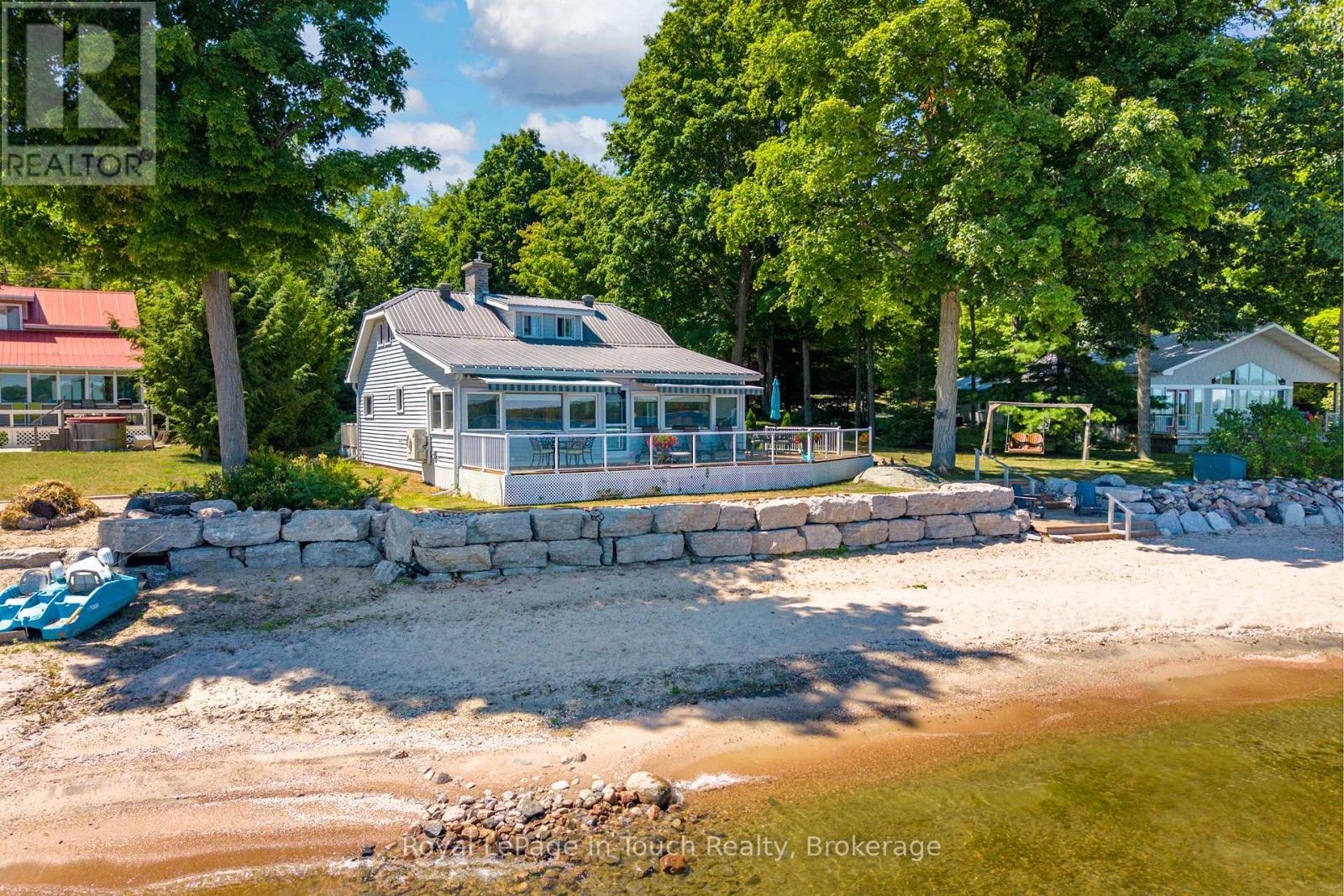 1443 Champlain Rd, Tiny, ON L9M 0C1