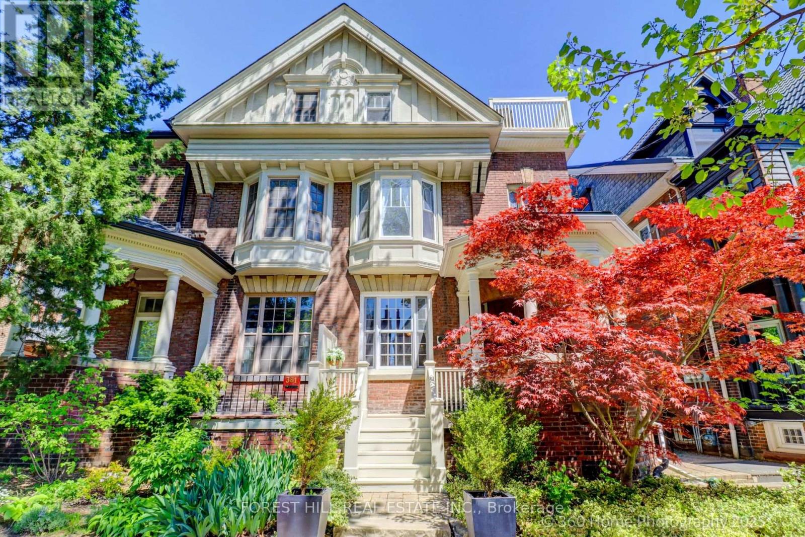 379 Huron St, Toronto, ON M5S 2G5