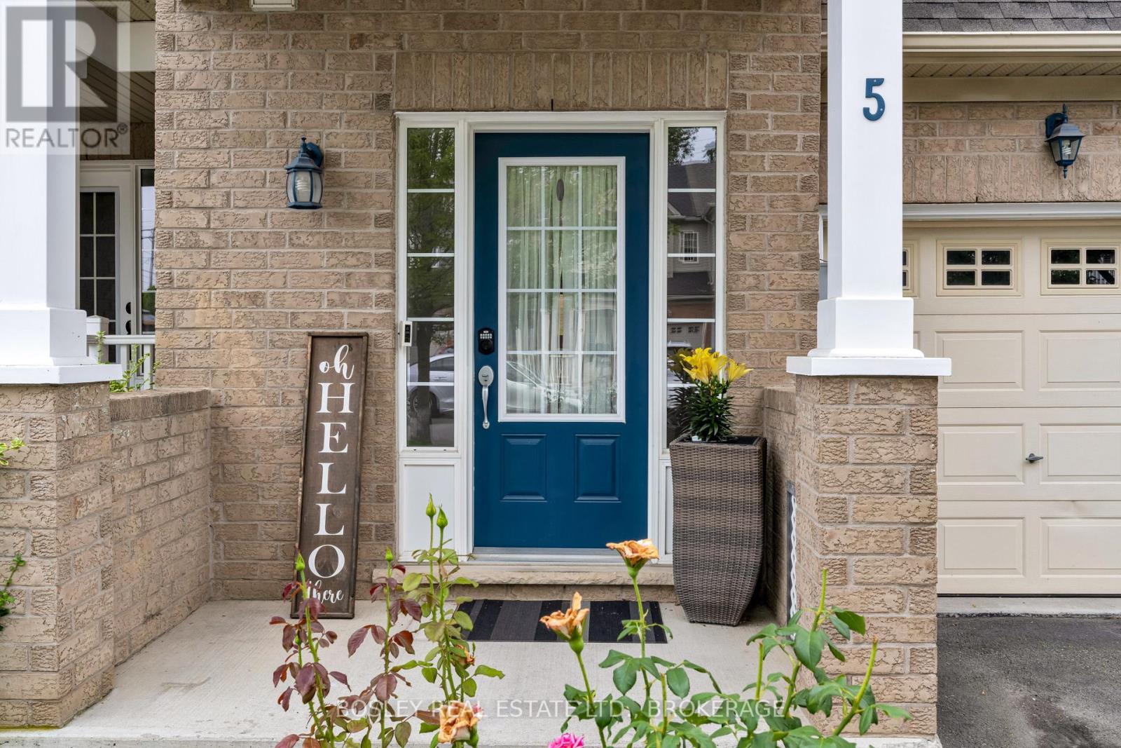5 Chloe St, St. Catharines, ON L2P 0A6